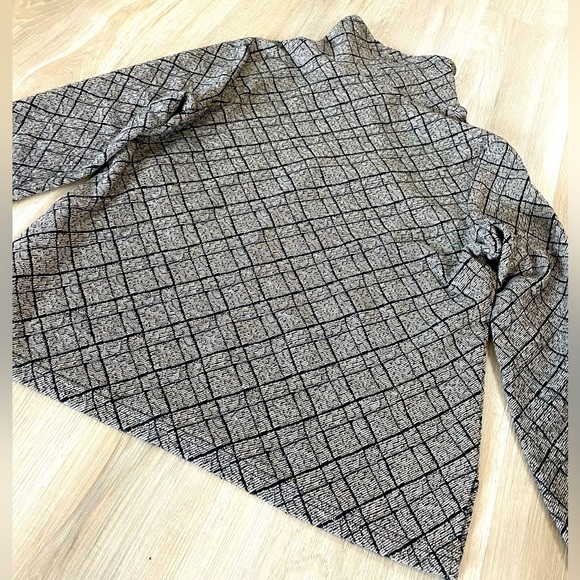 CAFE AU LAIT Vintage Cowl Neck Top with faux leather accents. Size Medium - Picture 5 of 9